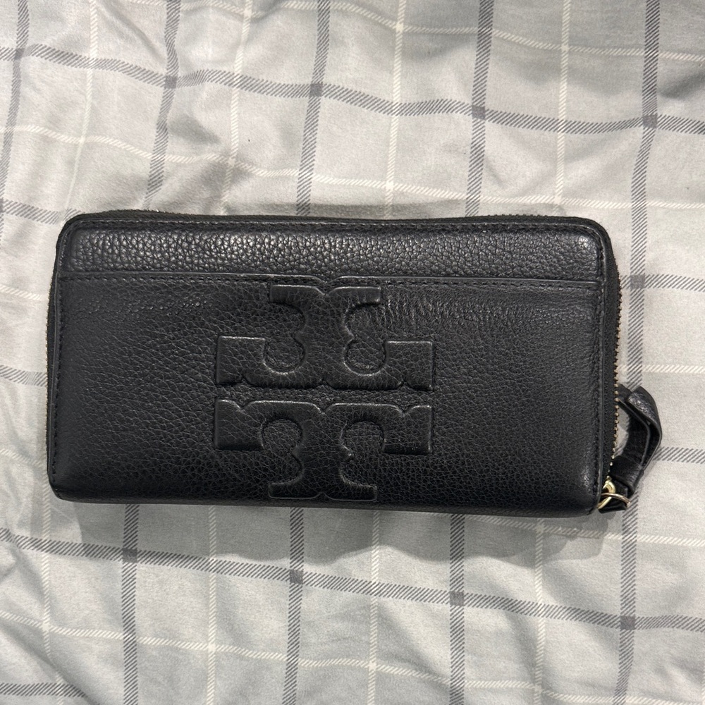 Tory Burch Black Leather Wallet with Gold Zipper